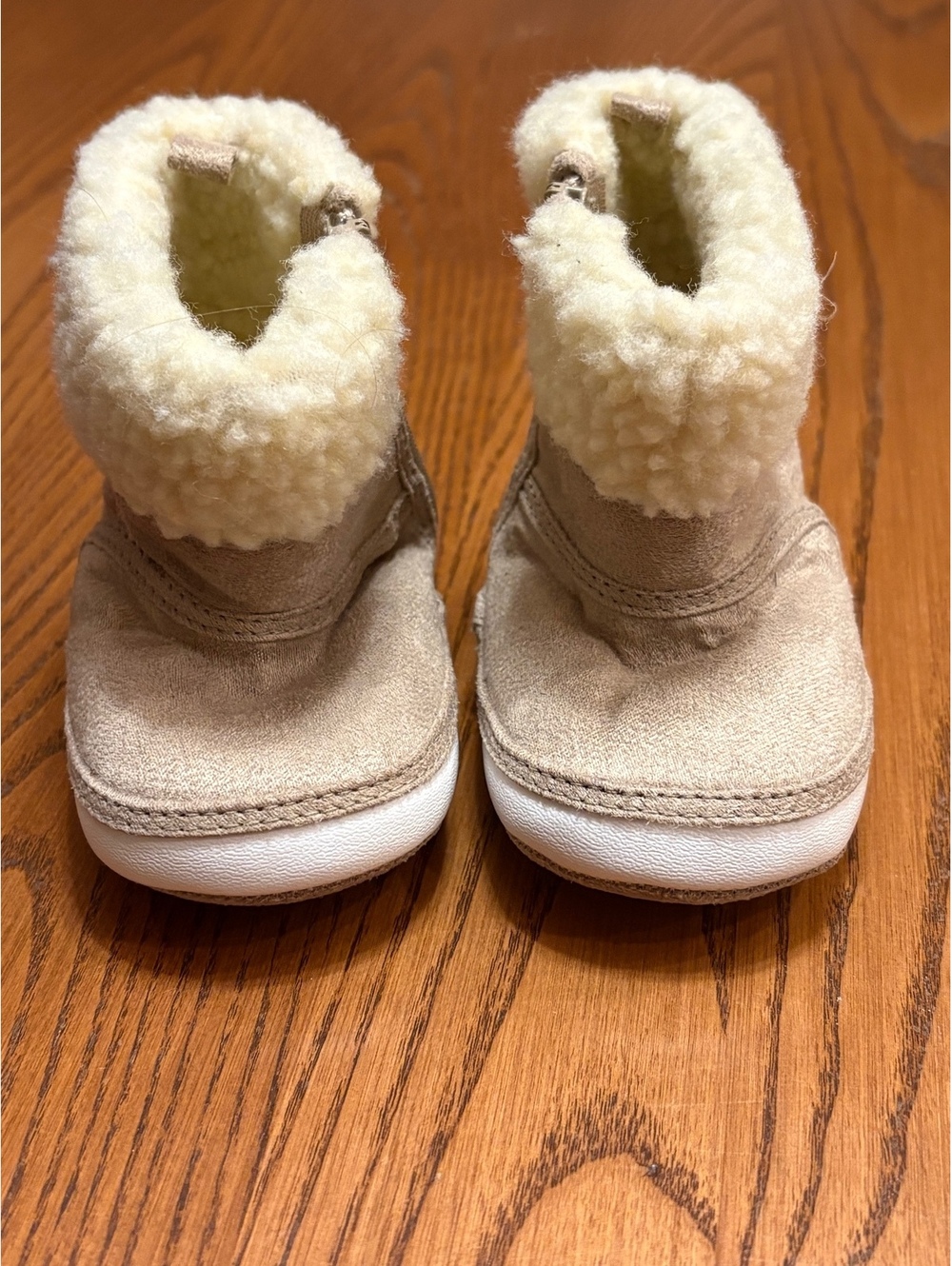 OshKosh B'gosh Baby "Alex" Faux Shearling Booties Size 3 Tan Pre-Owned